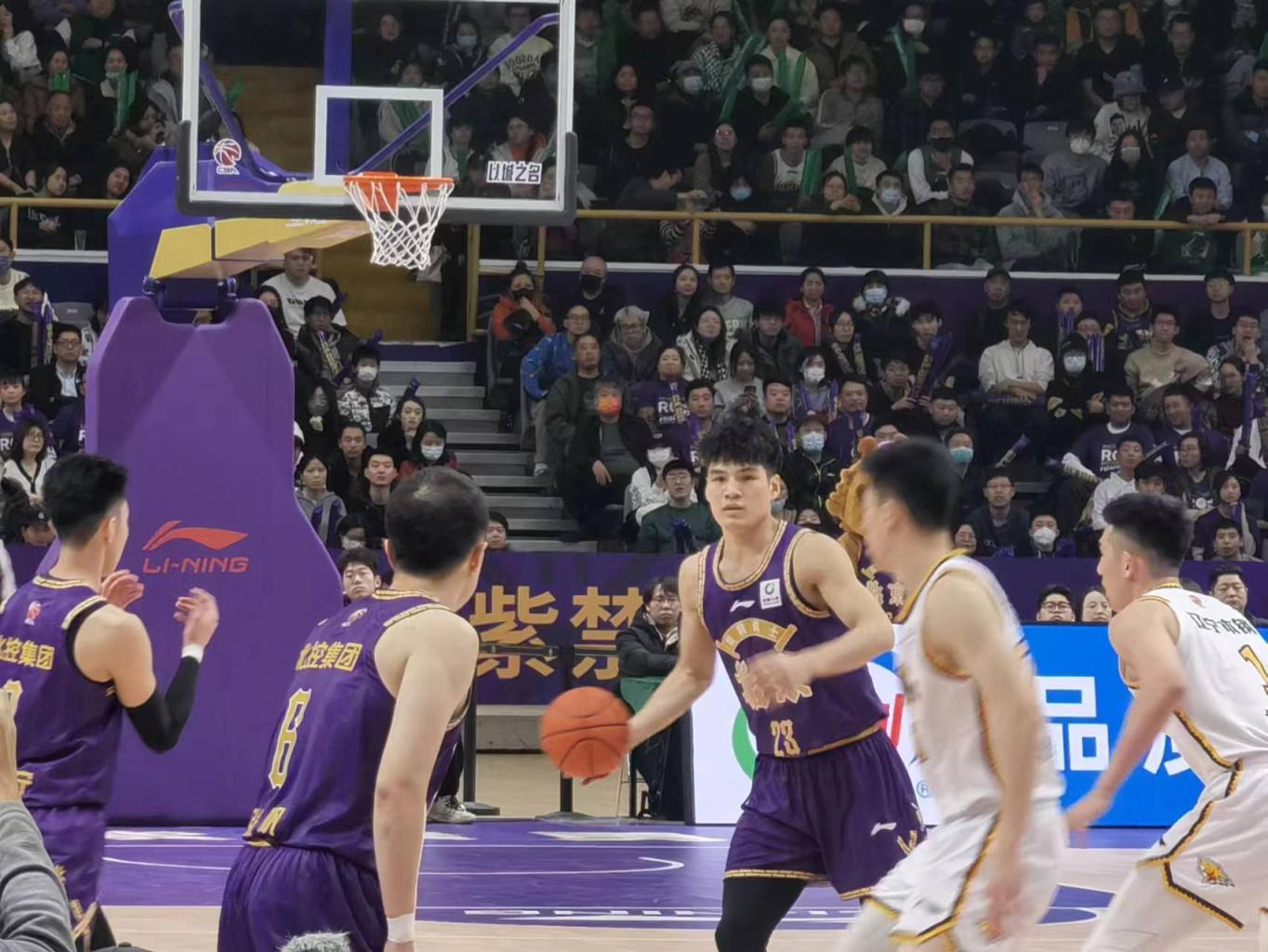辽宁男篮实力出击，轻松战胜对手