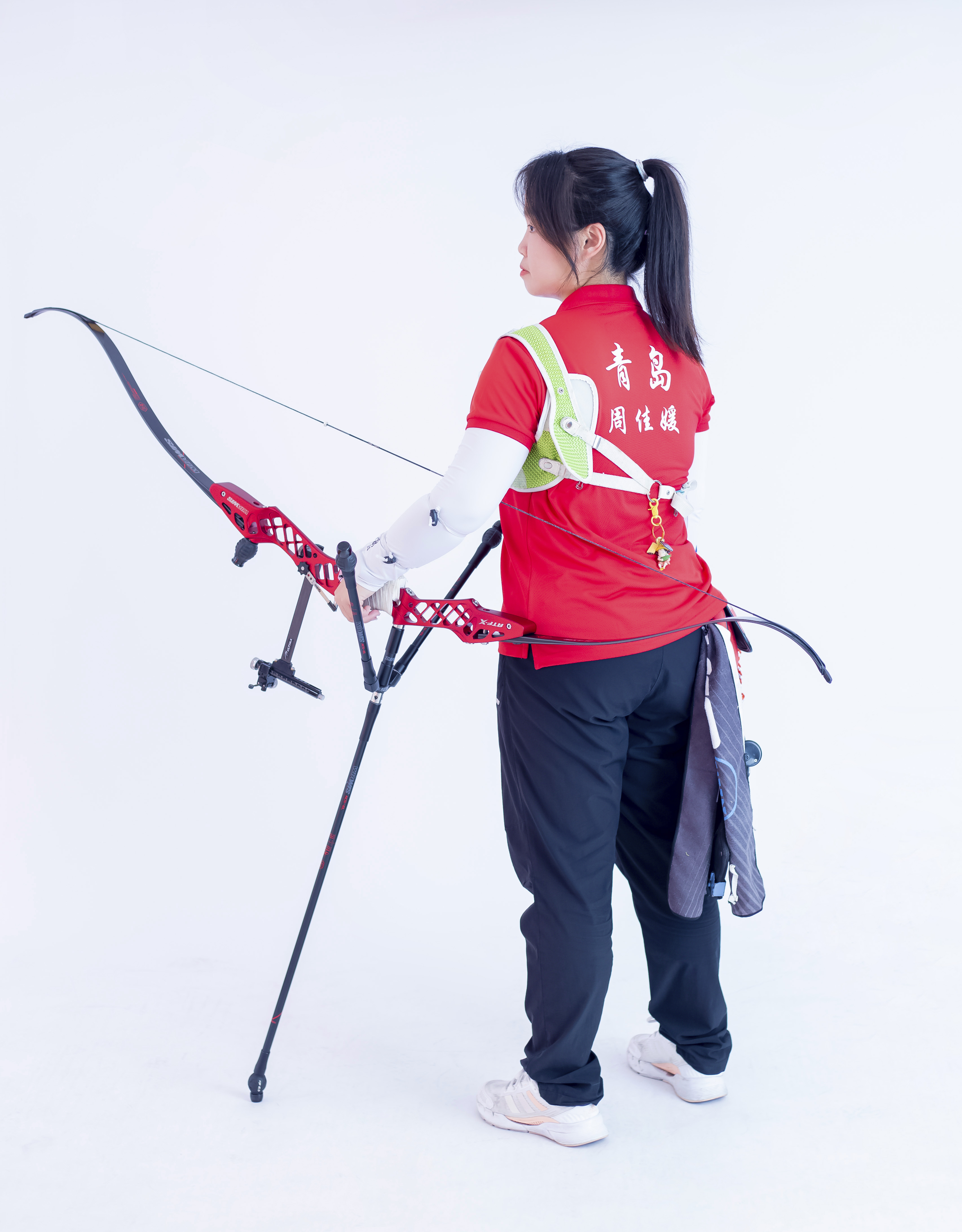 芬兰女子射箭选手精湛技艺，赢得认可的简单介绍